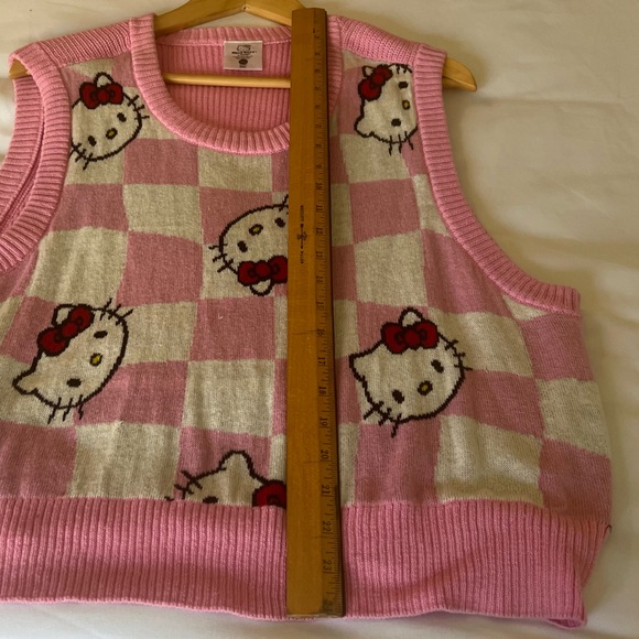 Hello Kitty Sanrio checkered sweater vest. Girls XXL - Picture 5 of 8